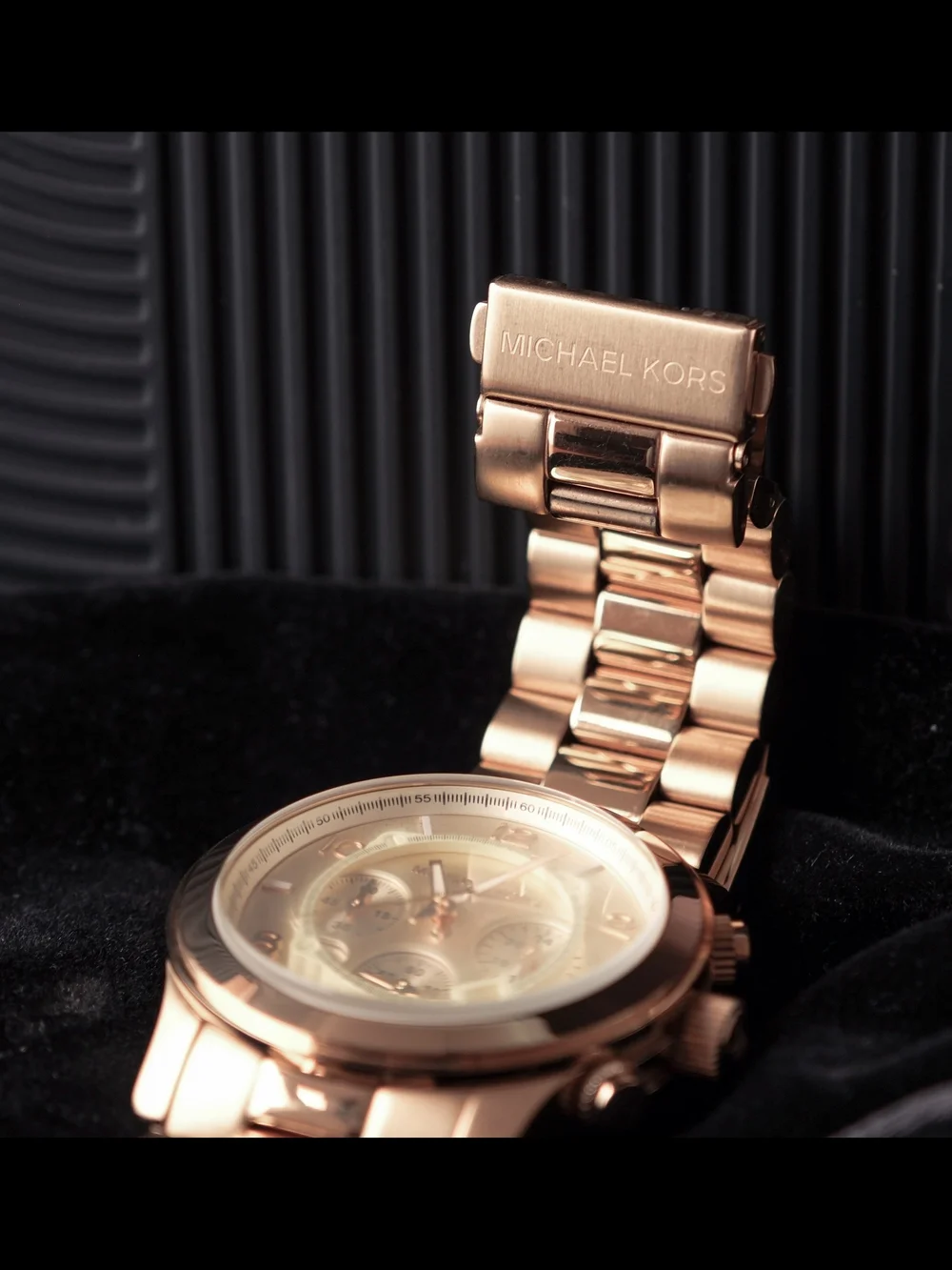 Michael Kors Oversized Yellow Gold Men's Chronograph Watch Quartz Stainless - Picture 3 of 4